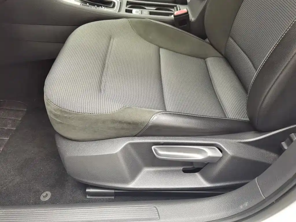 Volkswagen Golf — миниатюра 20
