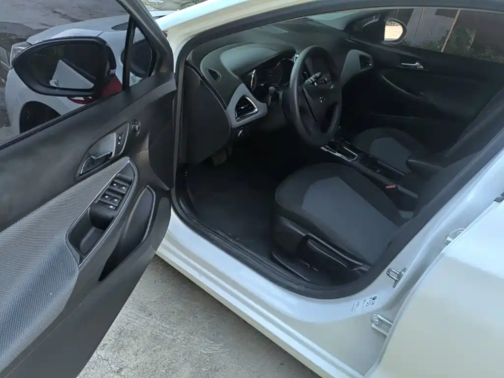 Chevrolet Cruze — миниатюра 16
