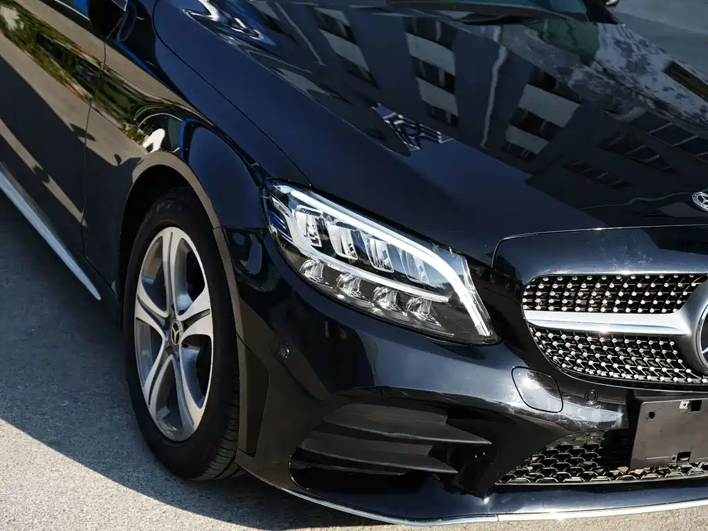Mercedes-Benz C-Class — миниатюра 8