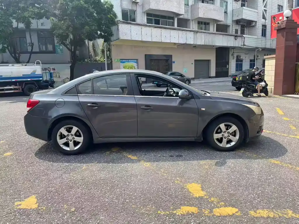 Chevrolet Cruze 2011 1.6L SE AT