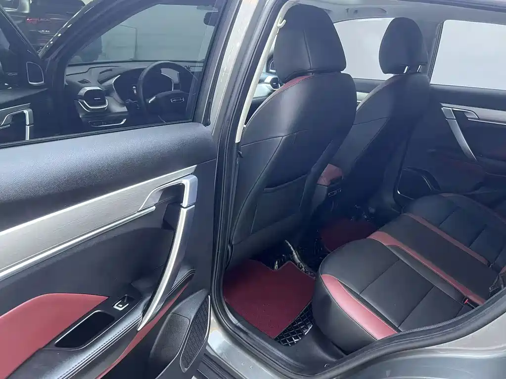 Geely Binyue — миниатюра 13
