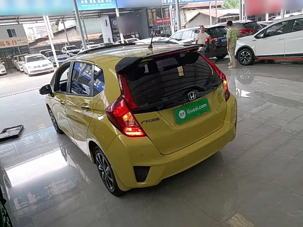 Honda Fit — миниатюра 5
