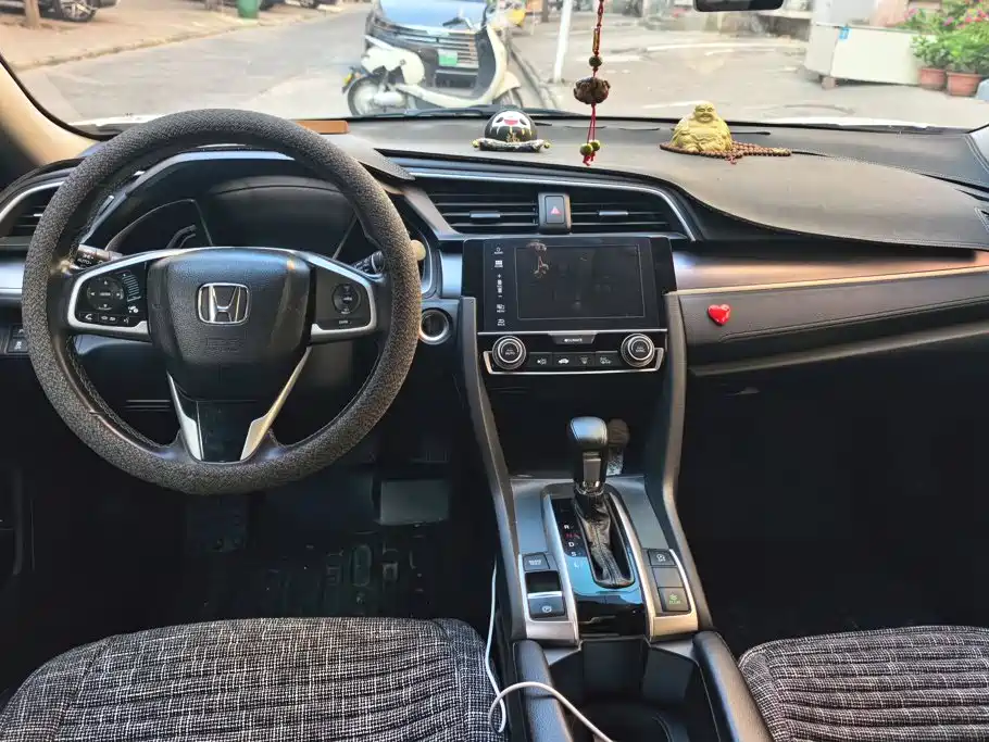 Honda Civic — миниатюра 12