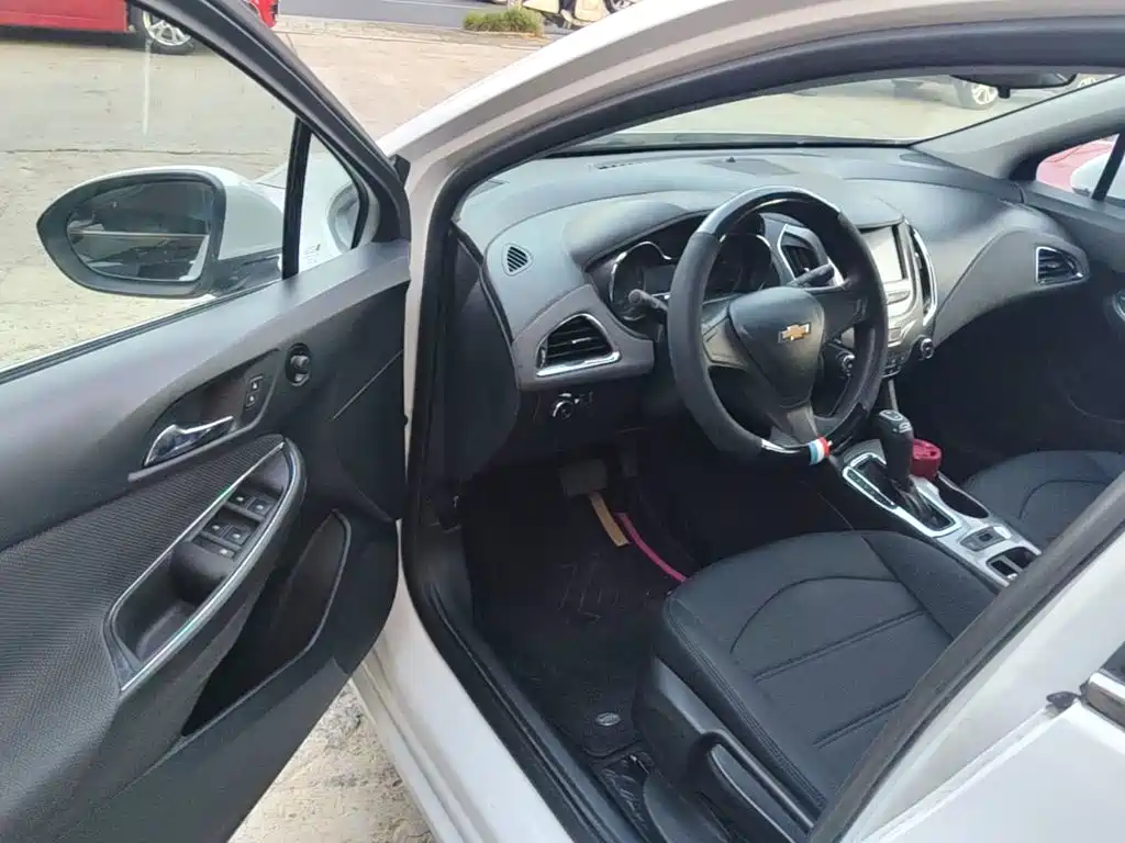 Chevrolet Cruze — миниатюра 16