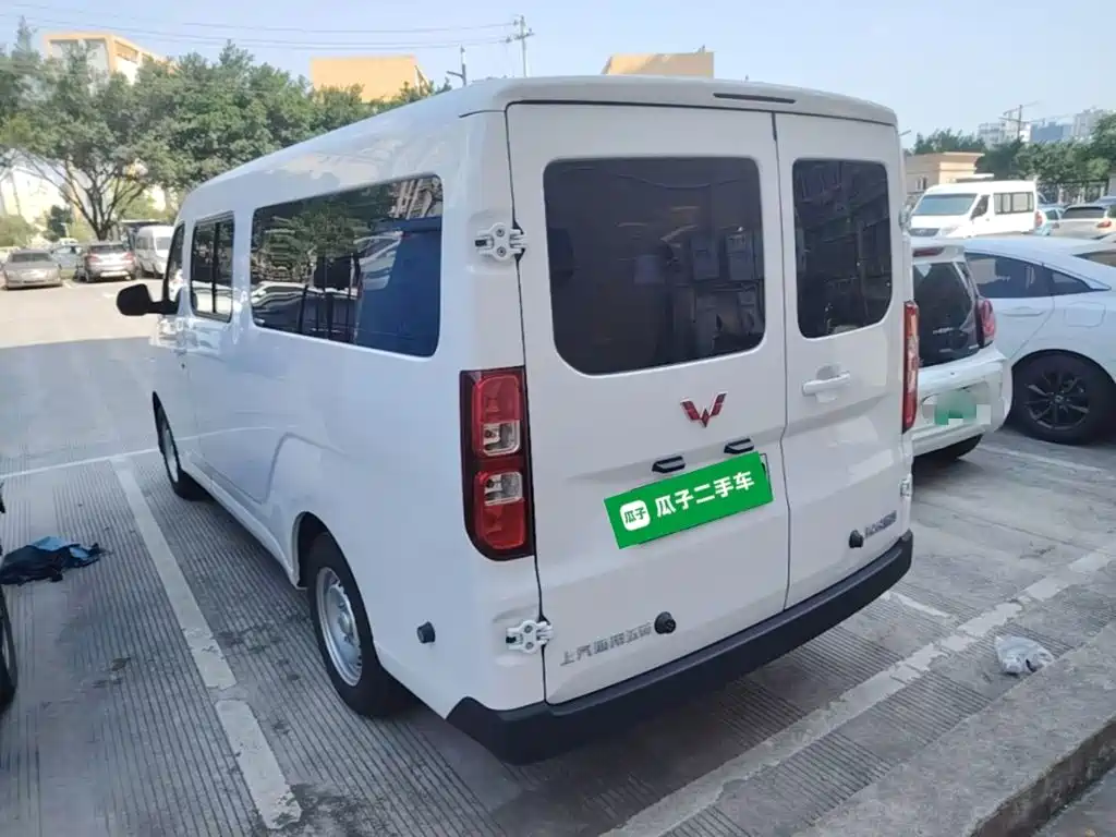 Wuling Yangguang — миниатюра 5