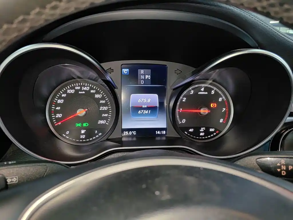 Mercedes-Benz C-Class — миниатюра 12
