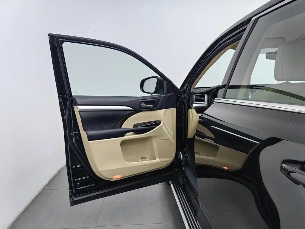 Toyota Highlander — миниатюра 8