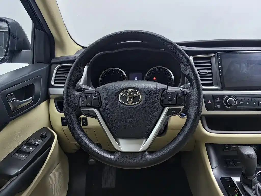 Toyota Highlander — миниатюра 11