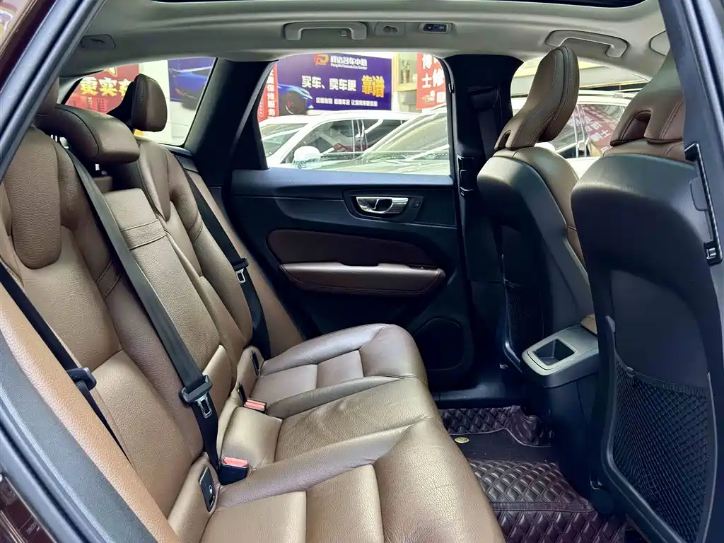 Volvo XC60 — миниатюра 6