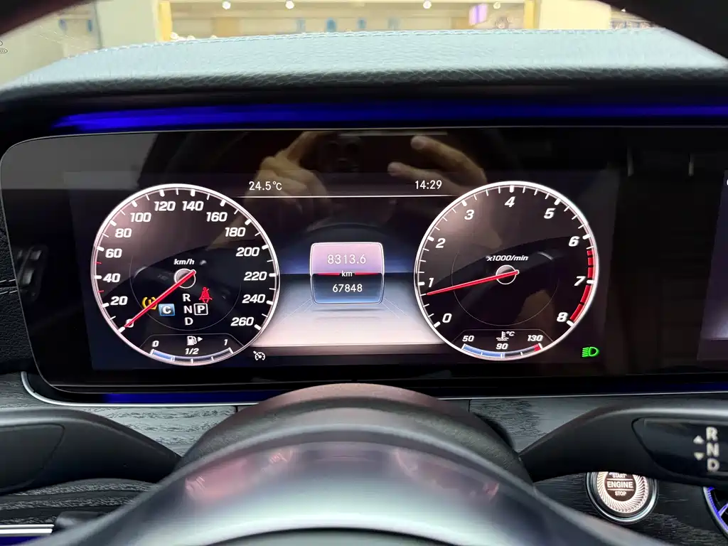 Mercedes-Benz E-Class — миниатюра 16