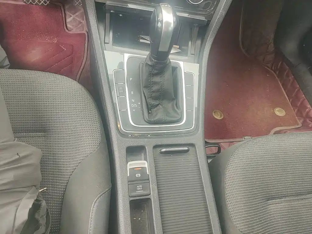 Volkswagen Golf — миниатюра 14