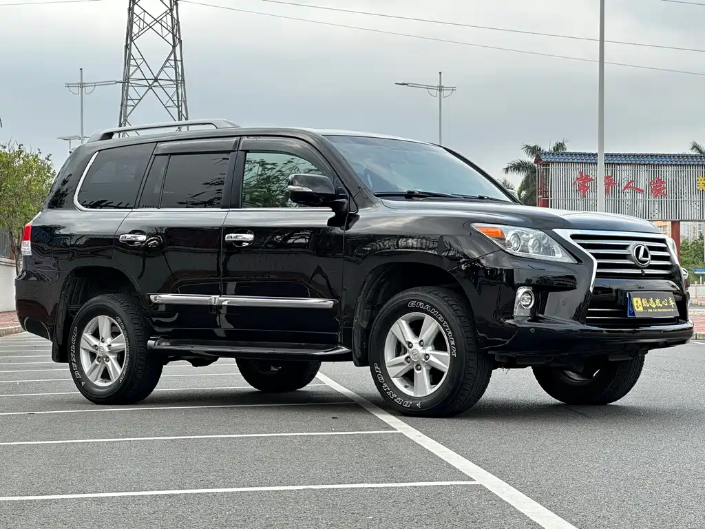 Lexus LX 2013 570