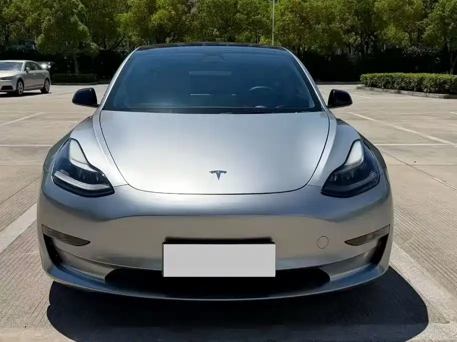 Tesla Model 3 — миниатюра 2