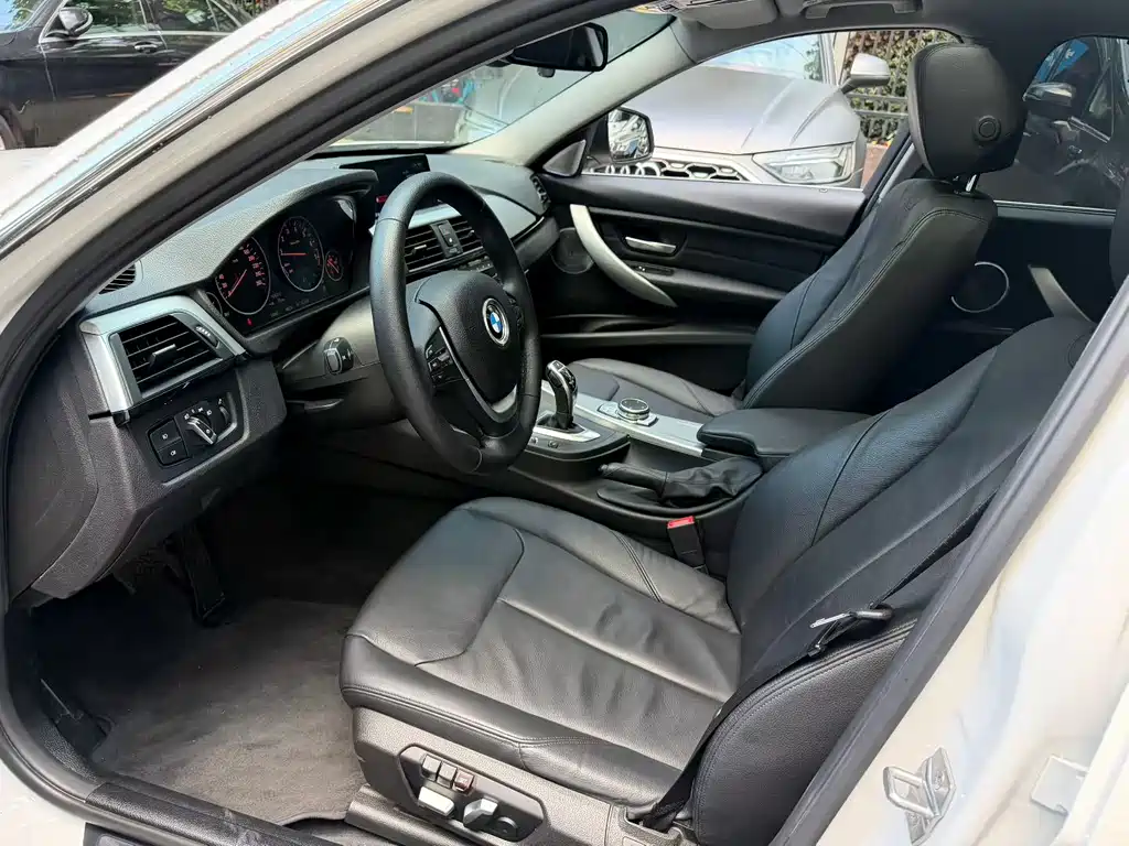 BMW 3 Series — миниатюра 4
