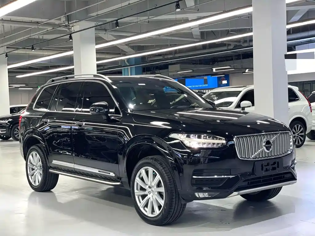 Volvo XC90 2018 T6 7 мест