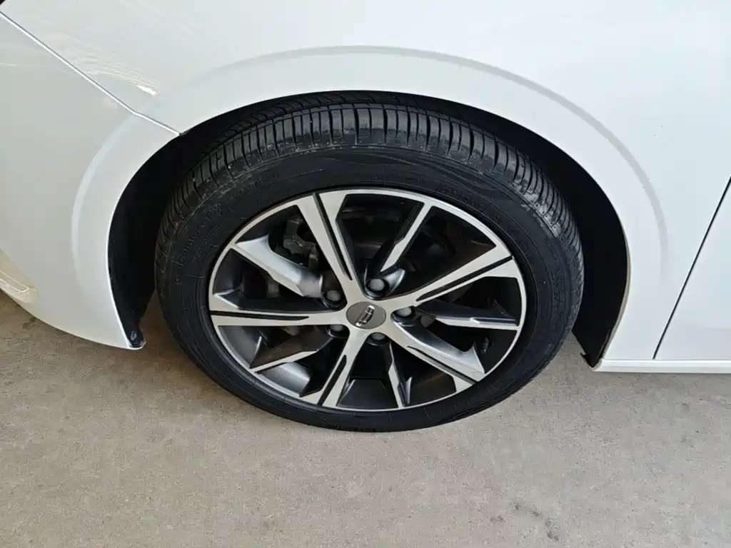 Geely Emgrand — миниатюра 23