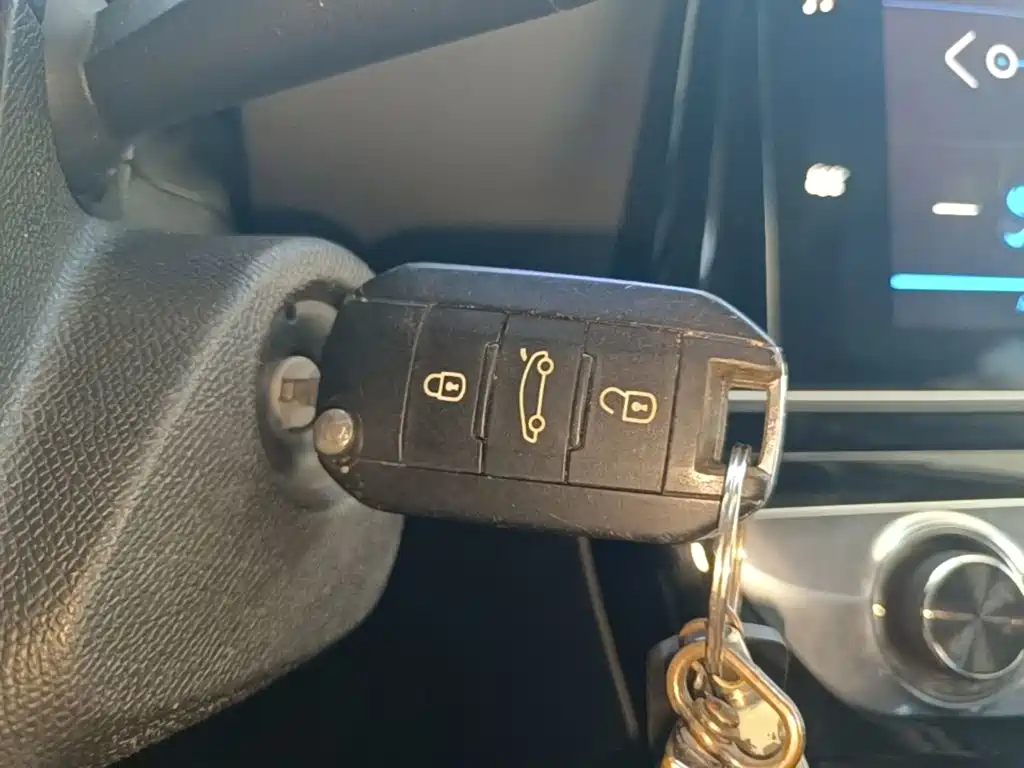 Peugeot 308 — миниатюра 9