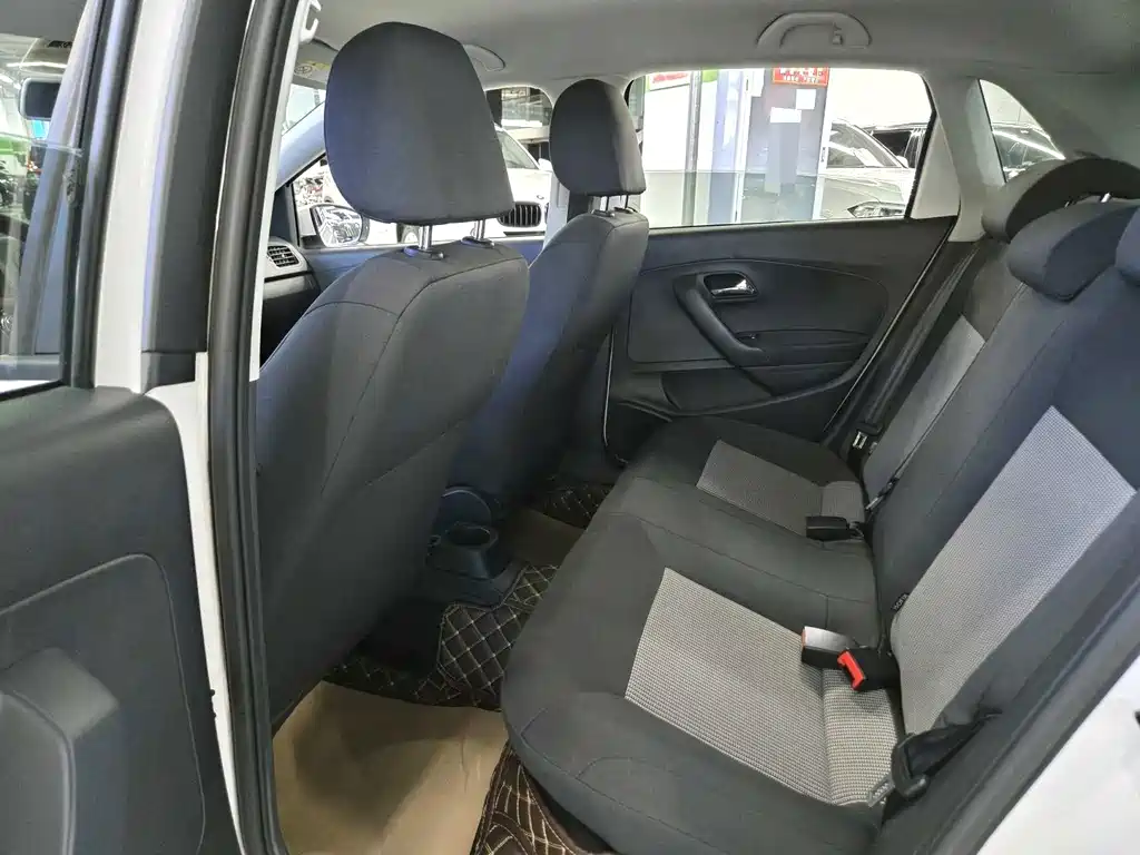 Volkswagen Polo 2018 1.5L AT
