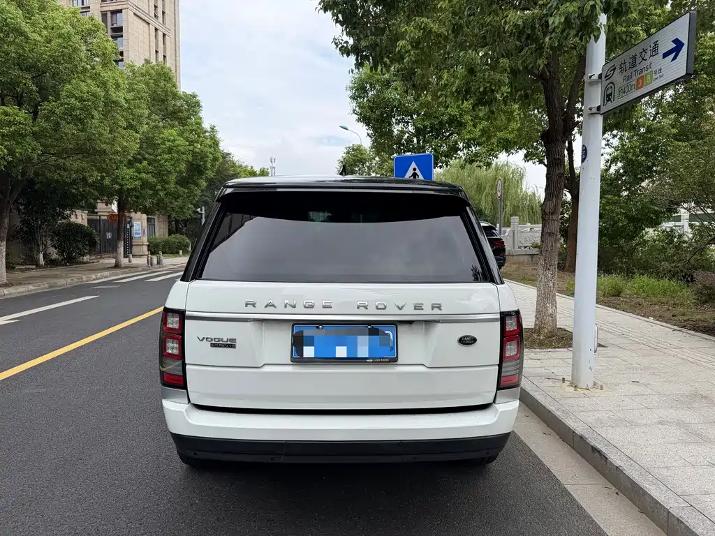 Land Rover Range Rover — миниатюра 5