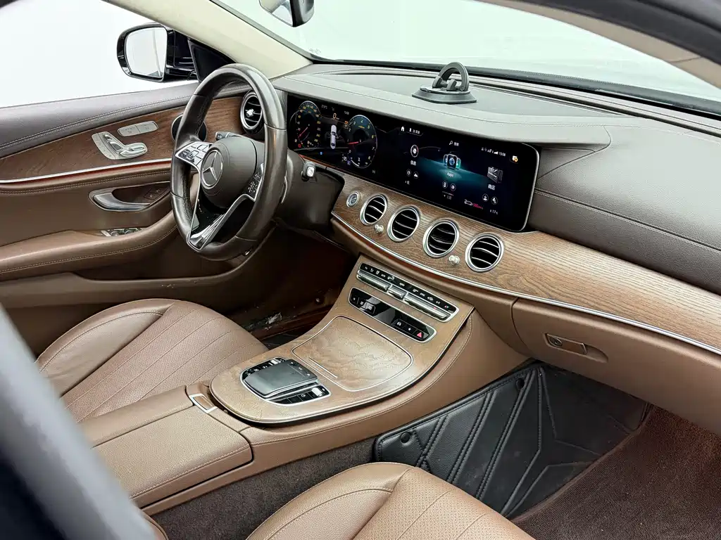 Mercedes-Benz E-Class — миниатюра 20