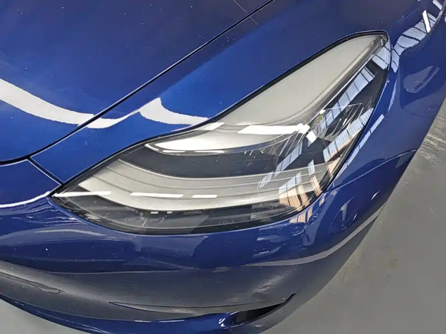 Tesla Model 3 — миниатюра 5