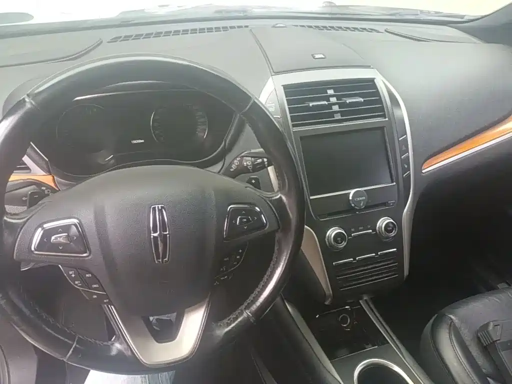 Lincoln MKC — миниатюра 10