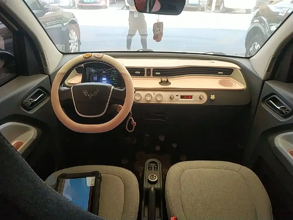Wuling MINIEV — миниатюра 10