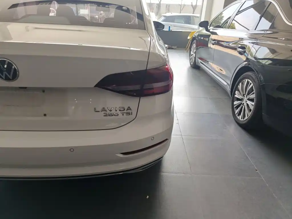 Volkswagen Lavida — миниатюра 8
