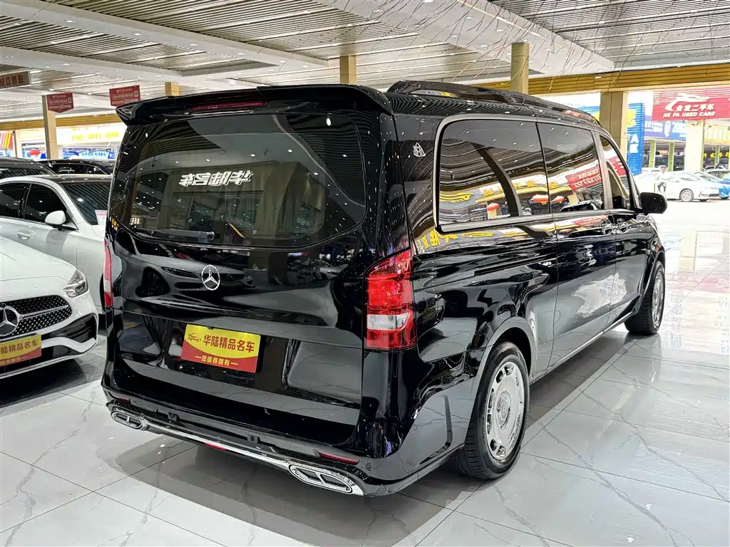 Mercedes-Benz Vito 2021 2.0T Elite 7 мест