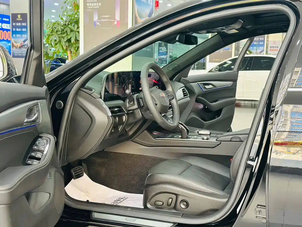 Cadillac CT5 — миниатюра 4