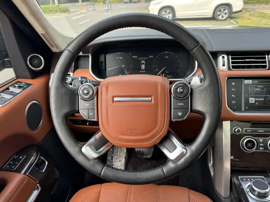 Land Rover Range Rover — миниатюра 9