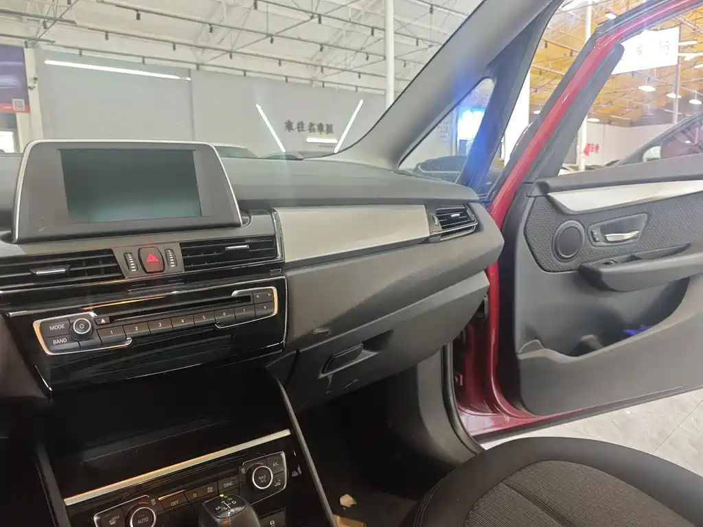 BMW 2 Series Gran Tourer — миниатюра 14