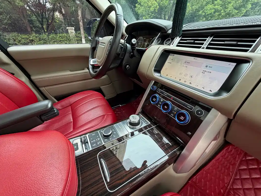 Land Rover Range Rover — миниатюра 20