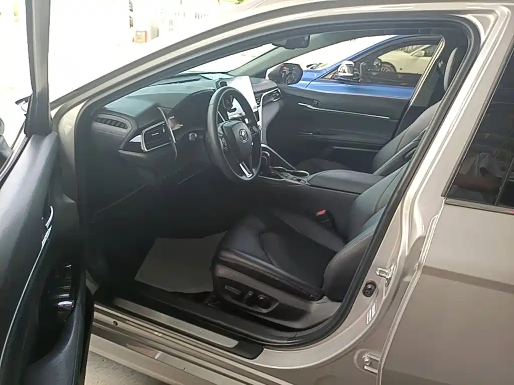 Toyota Camry — миниатюра 16