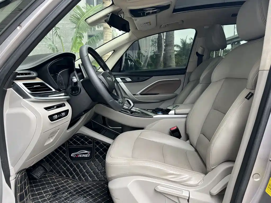Geely Jia Ji New Energy — миниатюра 5