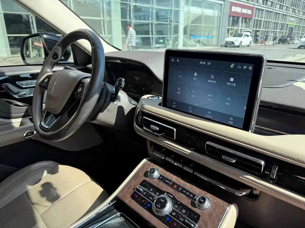 Lincoln Aviator (Import) — миниатюра 8