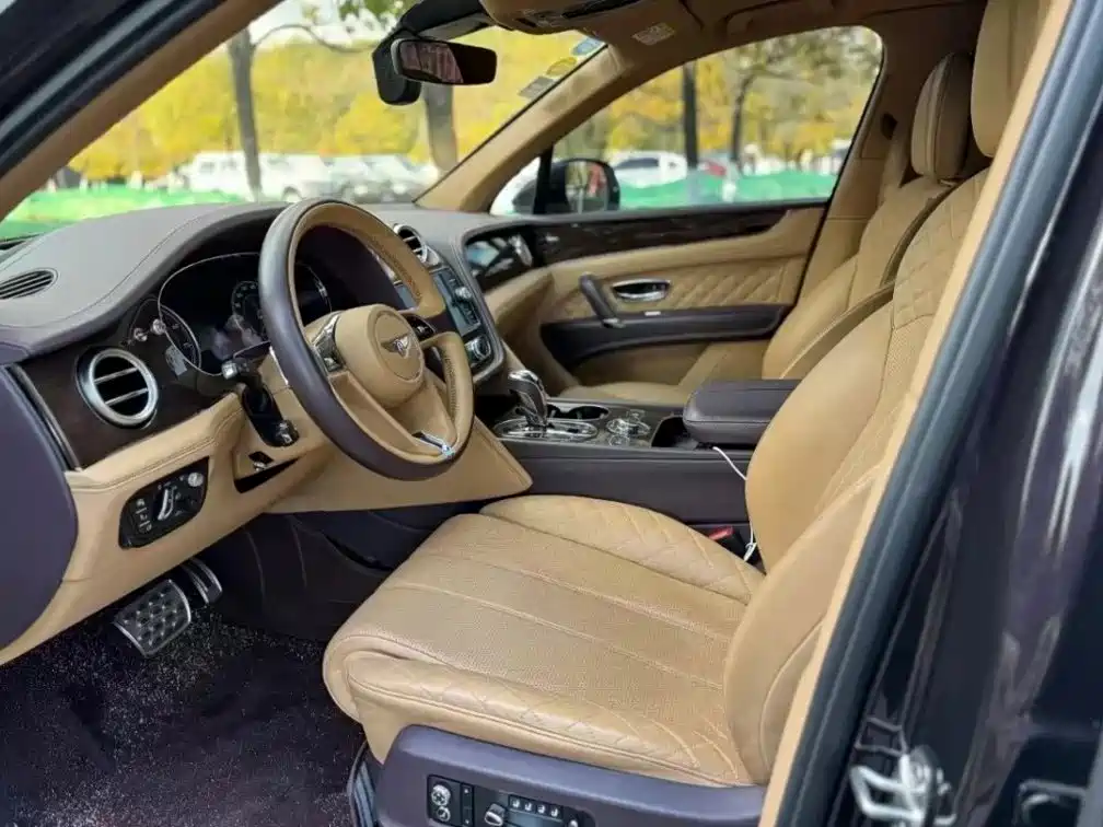 Bentley Bentayga — миниатюра 4