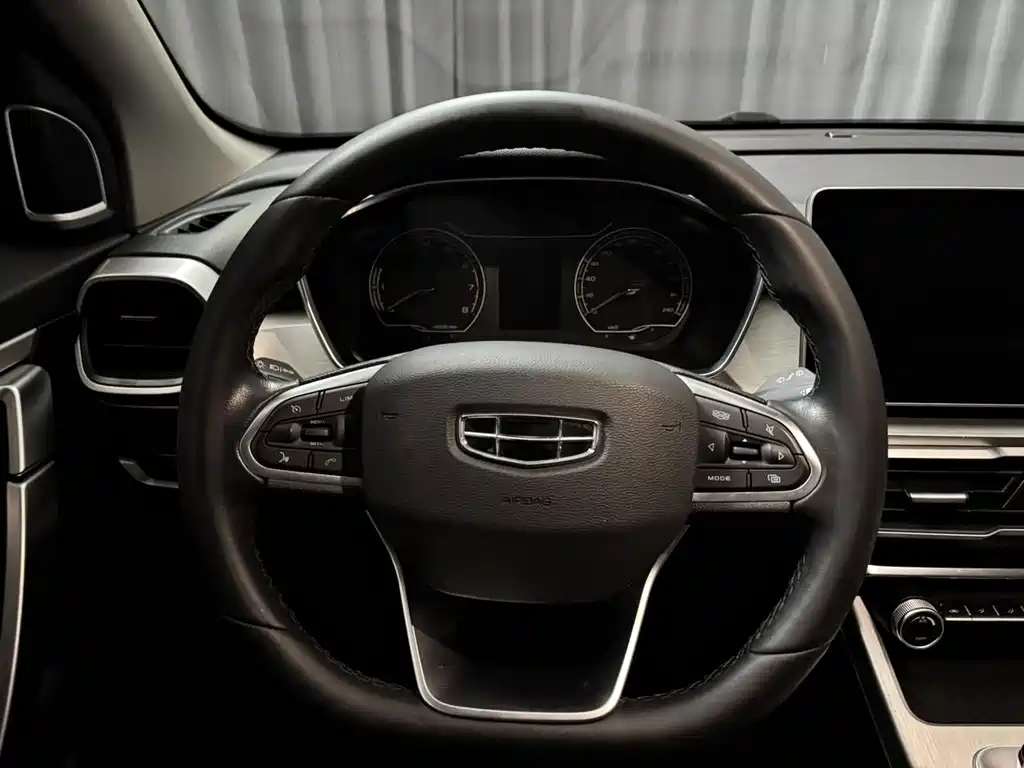 Geely Binyue — миниатюра 7