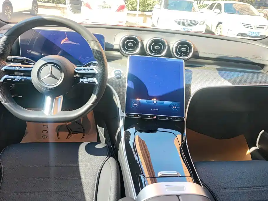 Mercedes-Benz C-Class — миниатюра 12