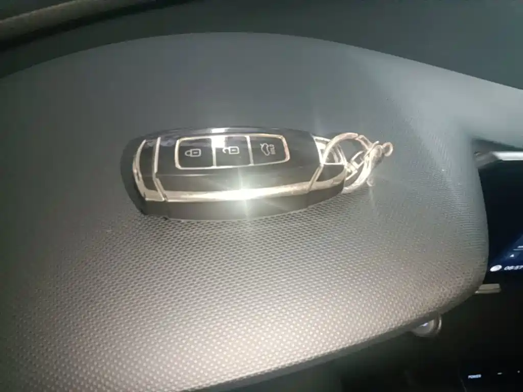 Hyundai Elantra — миниатюра 9