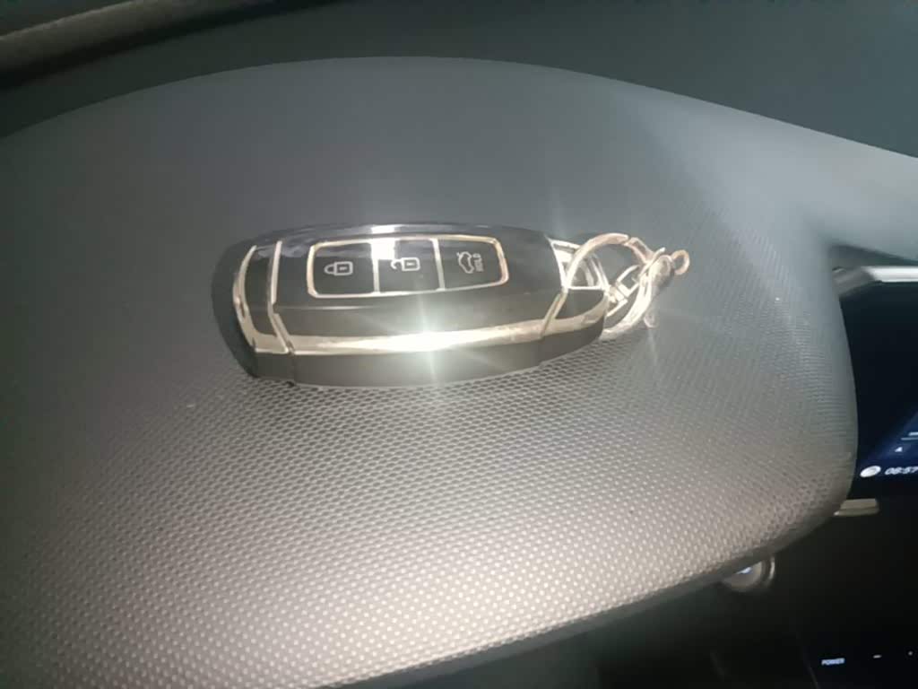 Hyundai Elantra 1.5 л 2022 г. Белый, пробег 30900 км