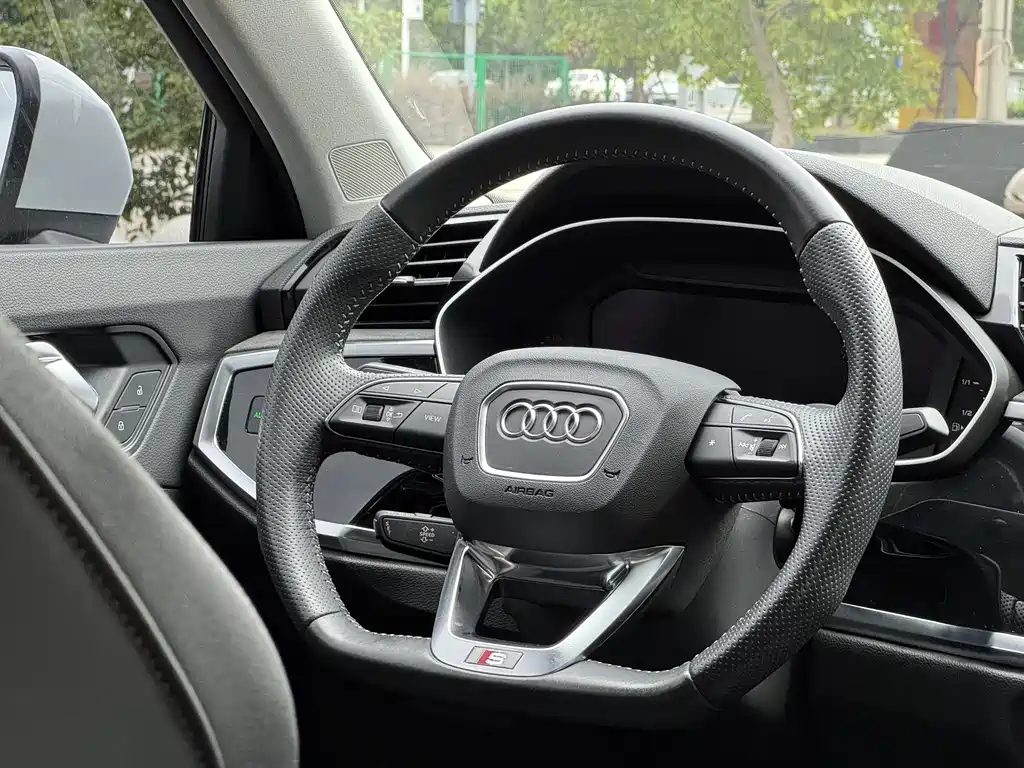 Audi Q3 Sportback — миниатюра 19