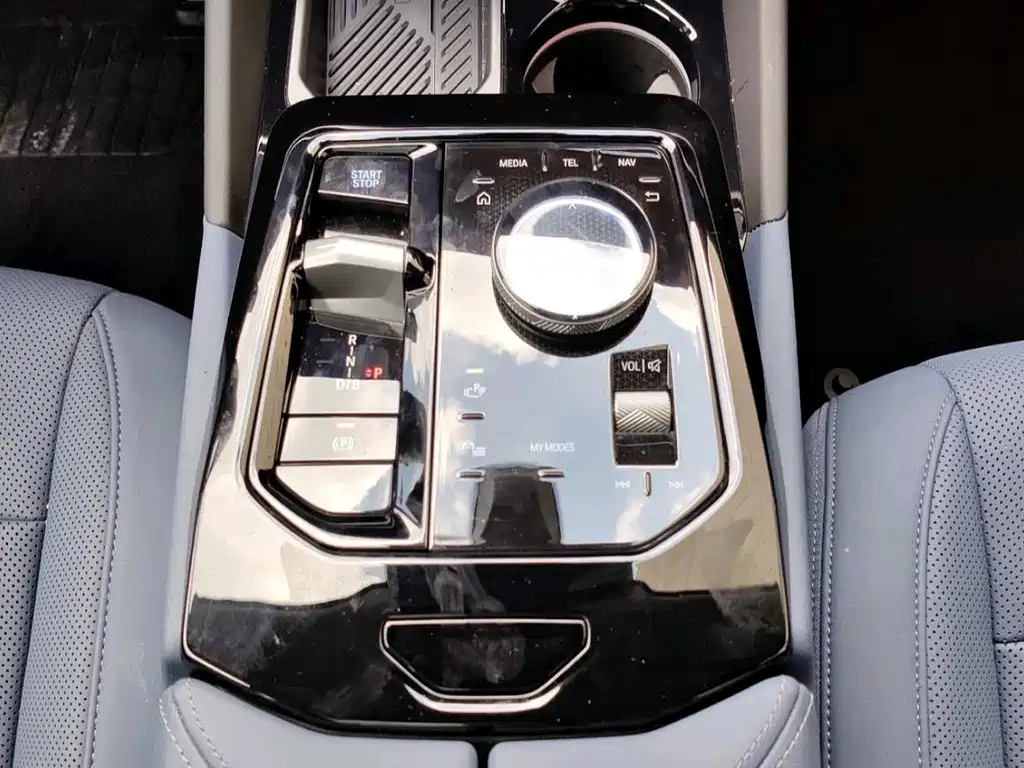 BMW i5 — миниатюра 11