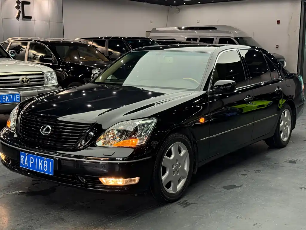 Lexus LS