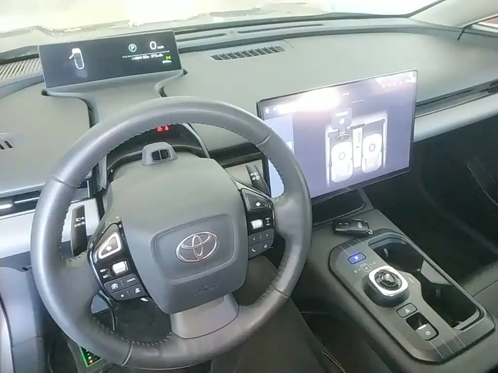 Toyota bZ5 — миниатюра 10