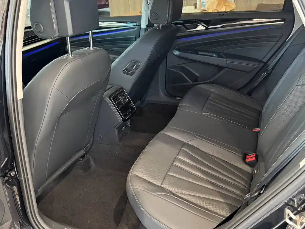 Volkswagen Passat — миниатюра 8