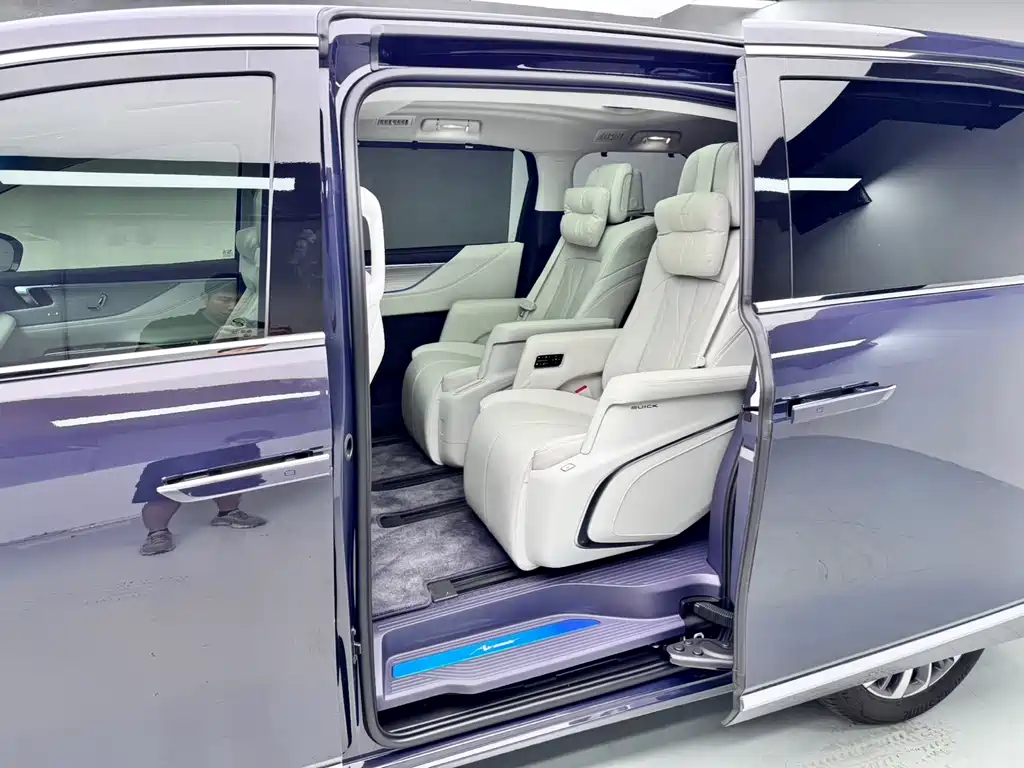 Buick GL8 Hybrid — миниатюра 12