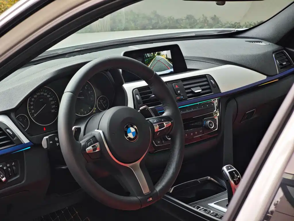 BMW 3 Series — миниатюра 11