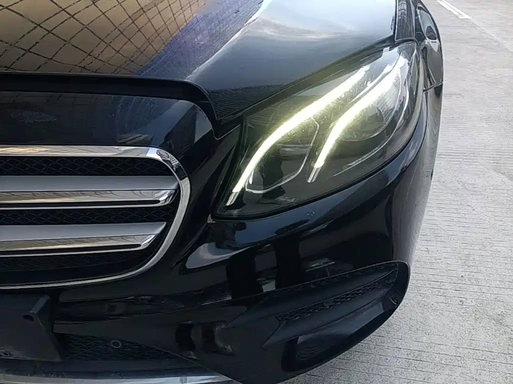 Mercedes-Benz E-Class — миниатюра 24