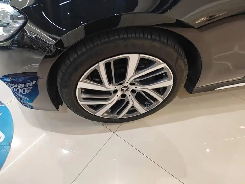 Mercedes-Benz E-Class — миниатюра 23
